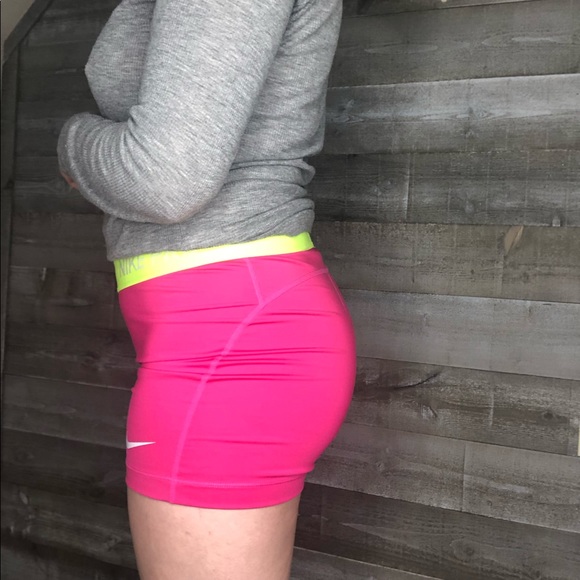 Nike Pro dri fit compression shorts neon pink - Picture 2 of 6